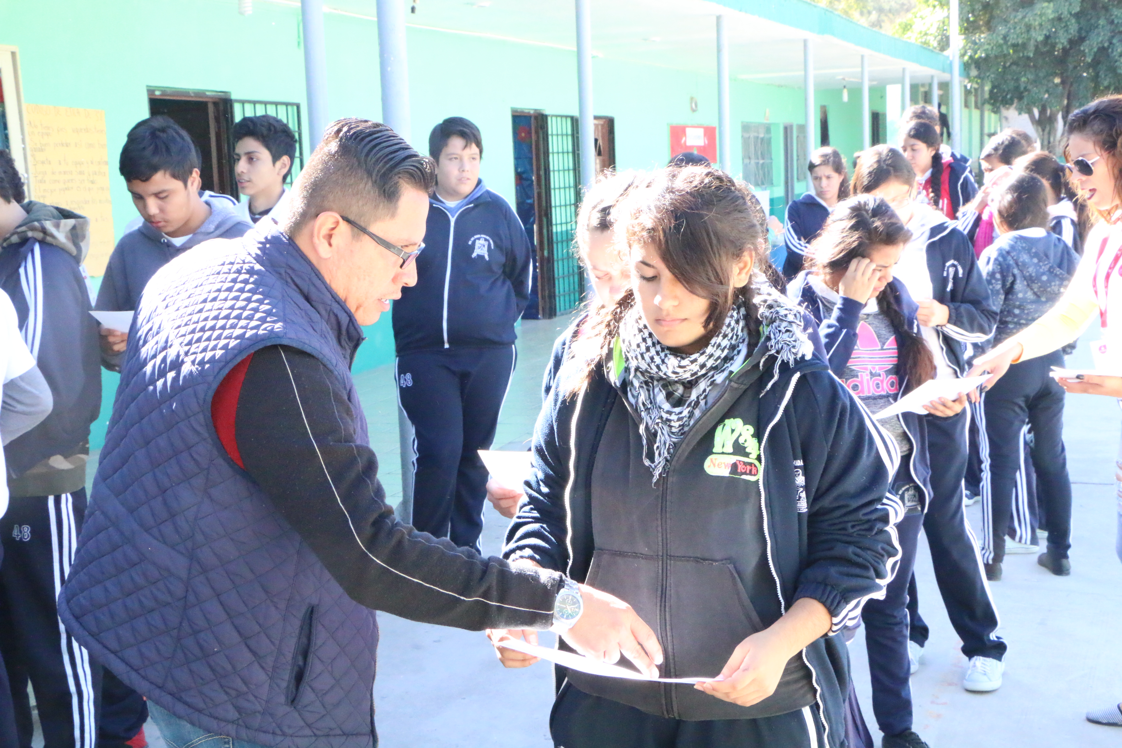 Jóvenes de la región Lagunas votan Presupuesto Participativo.