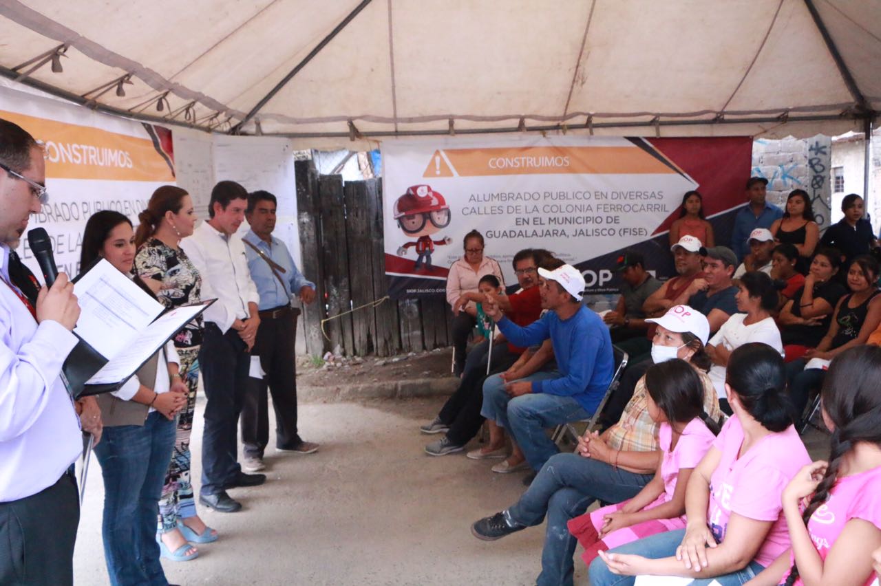 Inauguran instalación de luminarias en la Ferrocarril Secretaría del