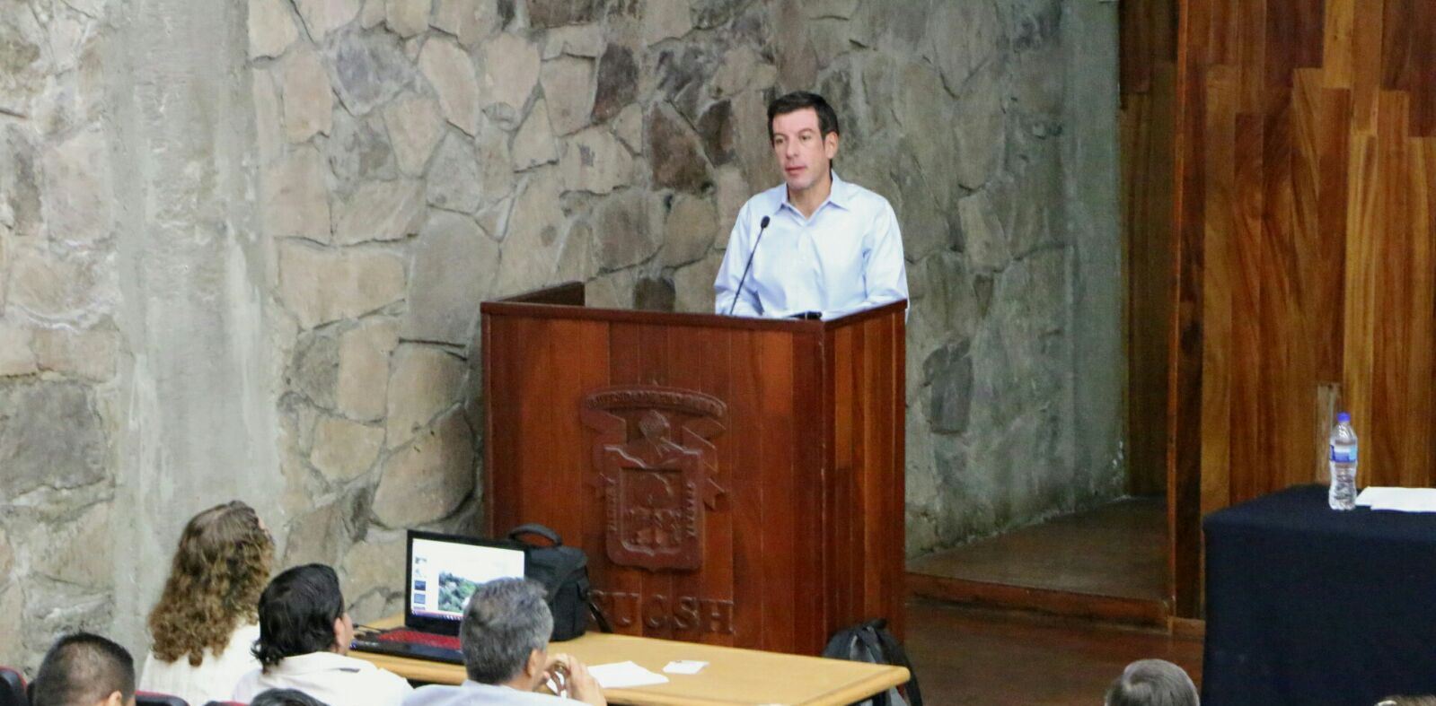 Miguel Castro reafirma compromiso con la comunidad de San Pedro Itzicán
